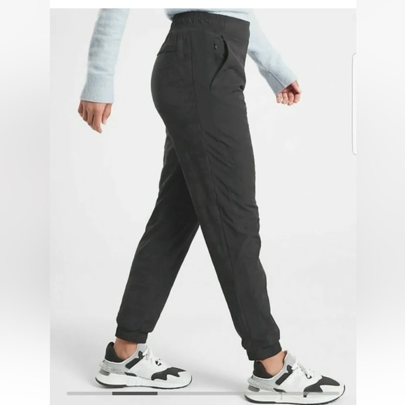 Athleta Black Lined Brooklyn Textured Camo Jogger Travel Pant #631615. Size 8 - Picture 2 of 8